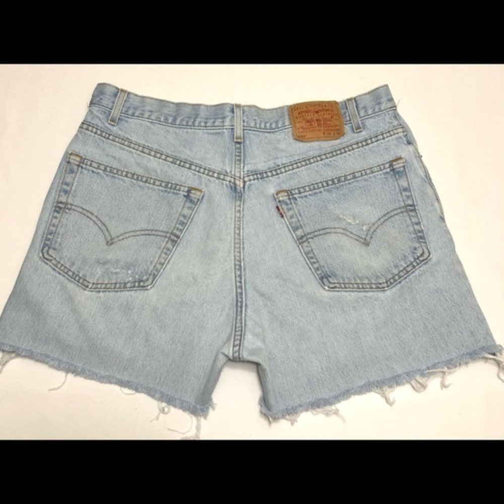 Levi’s 550 cut off distressed shorts